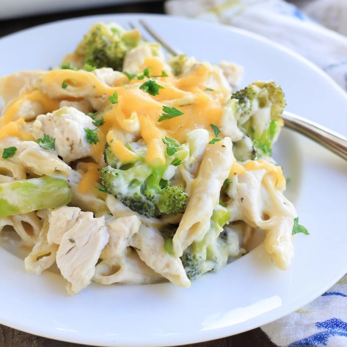 Hearty Chicken Broccoli Alfredo Bake with tender chicken, bright broccoli, al dente pasta